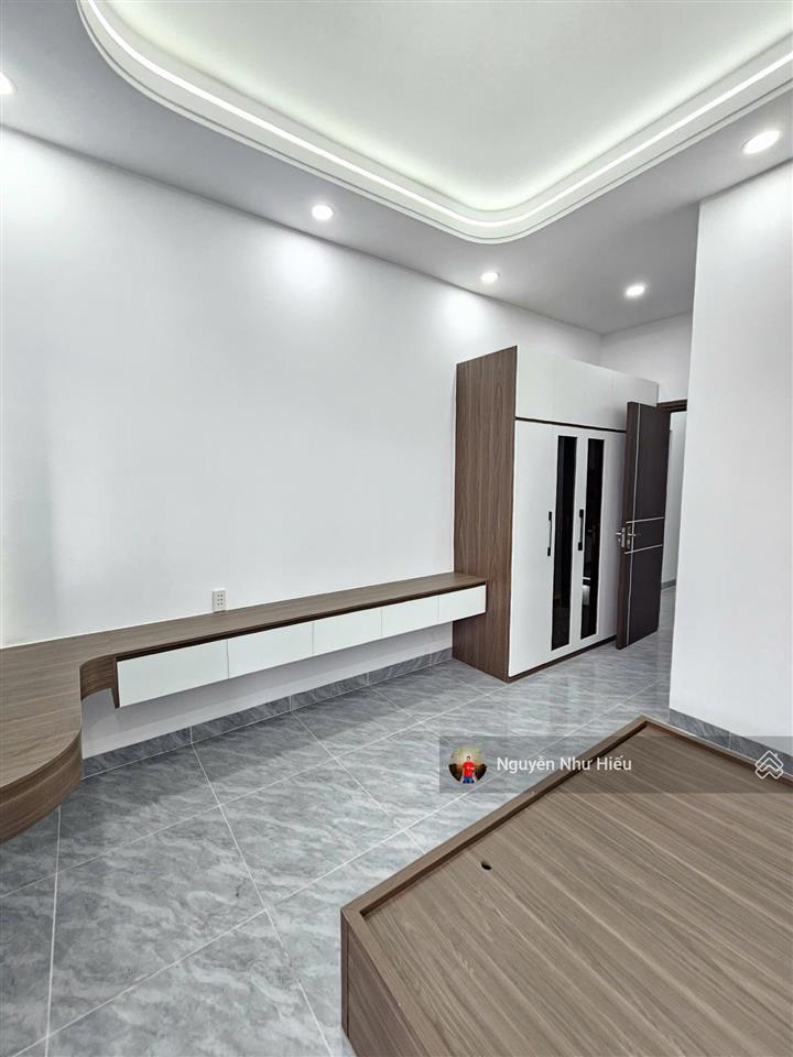 Bán nhà rẻ 2 mặt thoáng, kdc icon central, p. tân đông hiệp, tp. dĩ an