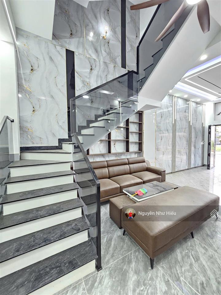 Bán nhà rẻ 2 mặt thoáng, kdc icon central, p. tân đông hiệp, tp. dĩ an
