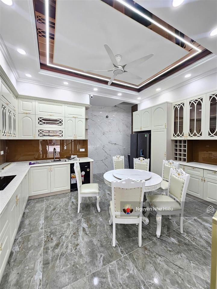 Giảm mạnh cần bán gấp bán nhà mt đường hai bà trưng kinh doanh sầm uất gần go, p.đông hòa, tp.dĩ an