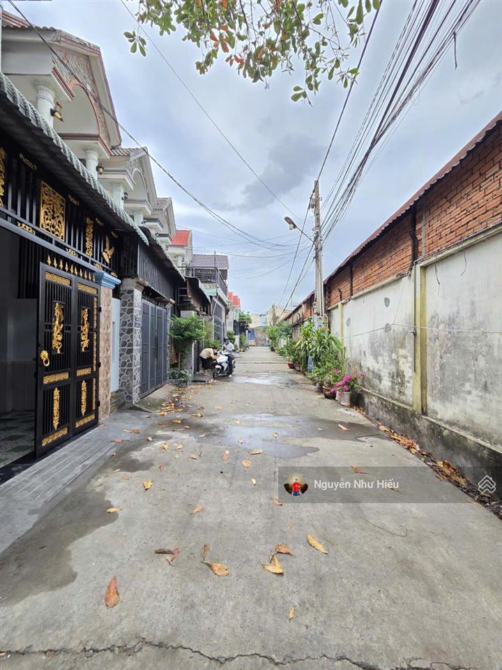 Bán nhà 1 trệt 1 lầu hoàn công, góc 2mt cách đường đt743c p. tân đông hiệp tp. dĩ an