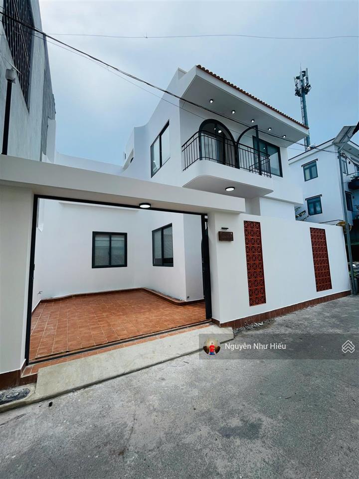 Bán nhà ngang 10m có sân ô tô ngay ngã tư chiêu liêu 200m, p.tân đông hiệp, tp.dĩ an