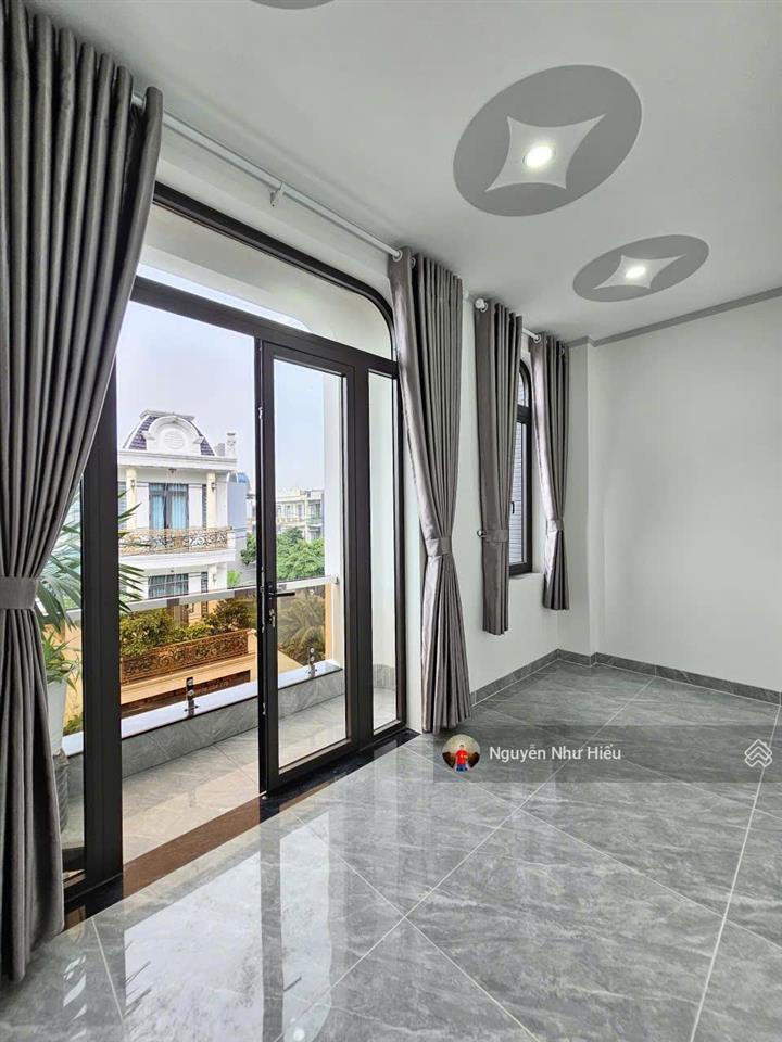 Bán nhà 1 trệt 2 lầu full nội thất kdc gần làng đại học quốc gia thủ đức p.tân đông hiệp tp.dĩ an