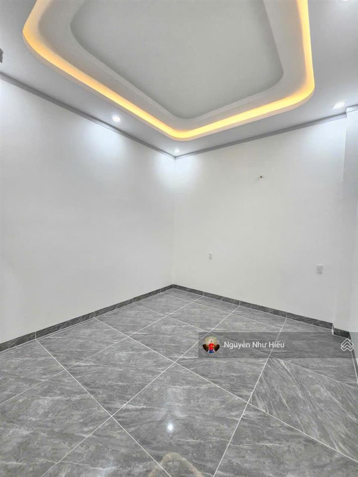 Bán nhà 1 trệt 2 lầu full nội thất kdc gần làng đại học quốc gia thủ đức p.tân đông hiệp tp.dĩ an