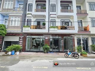 Bán nhà 1 trệt 2 lầu full nội thất kdc gần làng đại học quốc gia thủ đức p.tân đông hiệp tp.dĩ an