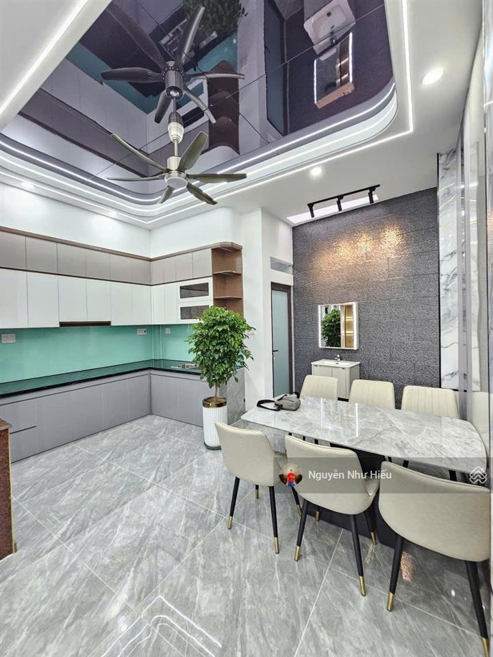 Bán nhà 1 trệt 2 lầu full nội thất kdc gần làng đại học quốc gia thủ đức p.tân đông hiệp tp.dĩ an