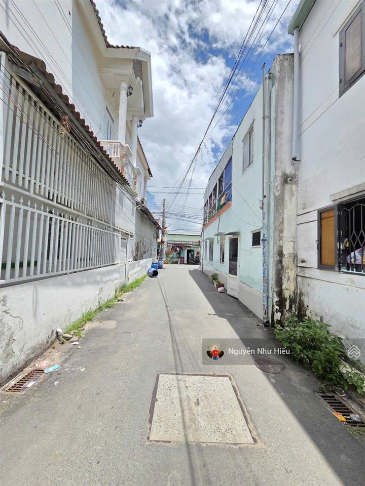 Bán nhà 1 trệt 1 lầu ngang 8m, gần vincom dĩ an p. tân đông hiệp tp. dĩ an
