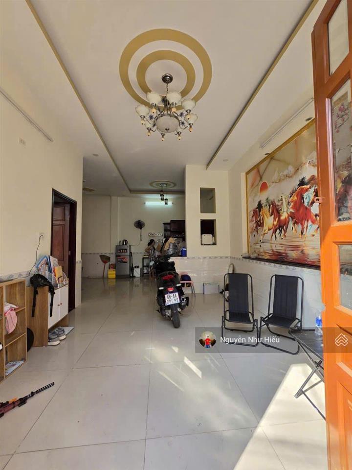 Bán nhà 1 trệt 1 lầu ngang 8m, gần vincom dĩ an p. tân đông hiệp tp. dĩ an