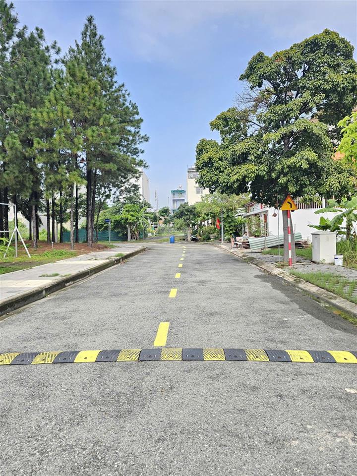 Bán đất kdc the seasons đối diện công viên p. lái thiêu tp.hcm, trước là p.lái thiêu tp.thuận an