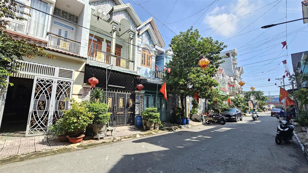 Bán nhà rẻ sân ô tô, kdc gần đường lê thị trung và trường cấp 3 lý thái tổ p.an phú, tp.thuận an