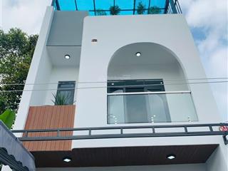 Nhà đẹp 3 tầng. giá rẻ, hiện đại, nằm vị trí ttttp quảng ngãi. có nội thất đầy đủ