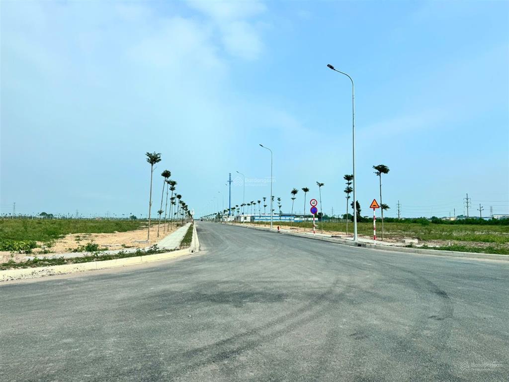 Shophouse trung tâm thị trấn kim bài. đường 24. kinh doanh đa ngành nghề. giá chỉ hơn 20tr/m