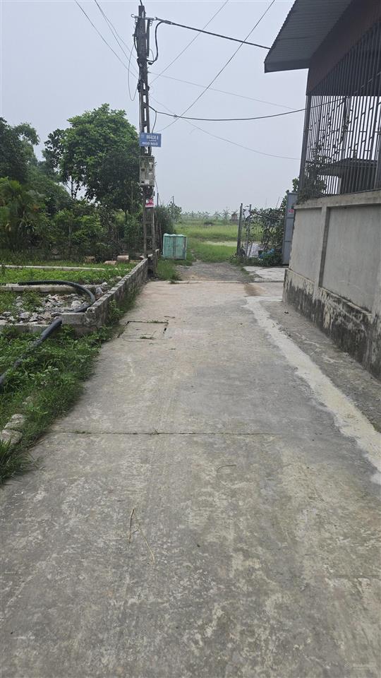 Nhìn sang svđ hùng vương. ô tô vào đất mà chỉ nhỉnh 2 tỷ.