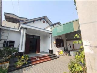 Căn nhà mái thái còn mới gần khu công nghiệp hoằng long , tpth , đang nợ ngân hàng nên bán trả nợ