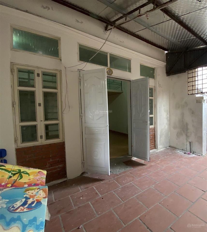 Có sẵn 1 tỷ vào ở ngay,nhà gần đối diện trường chuyên lam sơn, gần phố lê lai ,ô tô đỗ cổng cách 5m