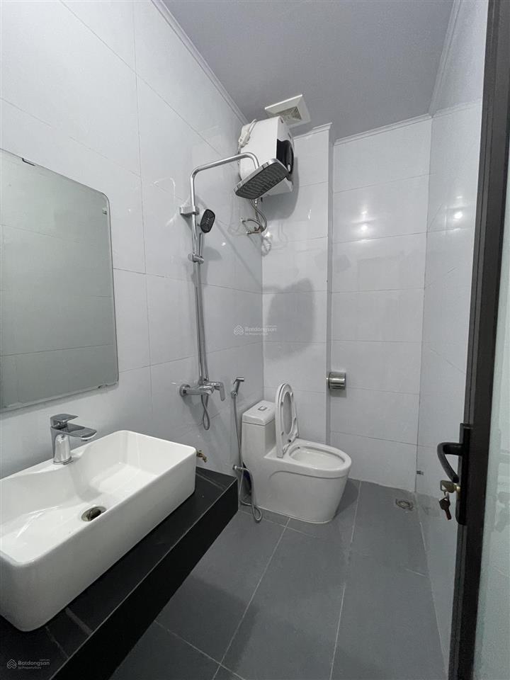 Nhà mới 3 tầng gần khu vực bệnh viện tuyến tỉnh, đại học hồng đức, đường thông ô tô đỗ cửa