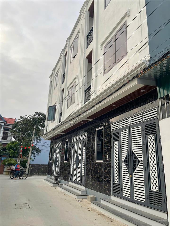 Nhà mới 3 tầng gần khu vực bệnh viện tuyến tỉnh, đại học hồng đức, đường thông ô tô đỗ cửa