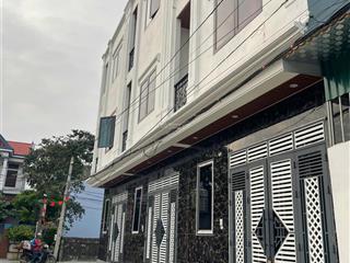 Nhà mới 3 tầng gần khu vực bệnh viện tuyến tỉnh, đại học hồng đức, đường thông ô tô đỗ cửa