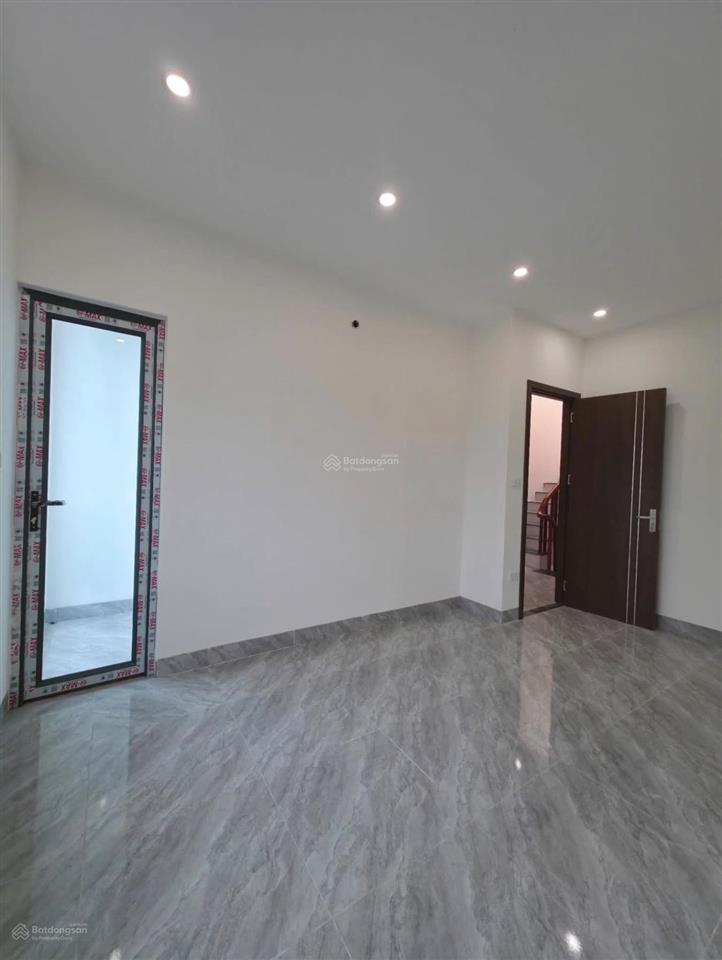 Nhà mới 3 tầng gần khu vực bệnh viện tuyến tỉnh, đại học hồng đức, đường thông ô tô đỗ cửa