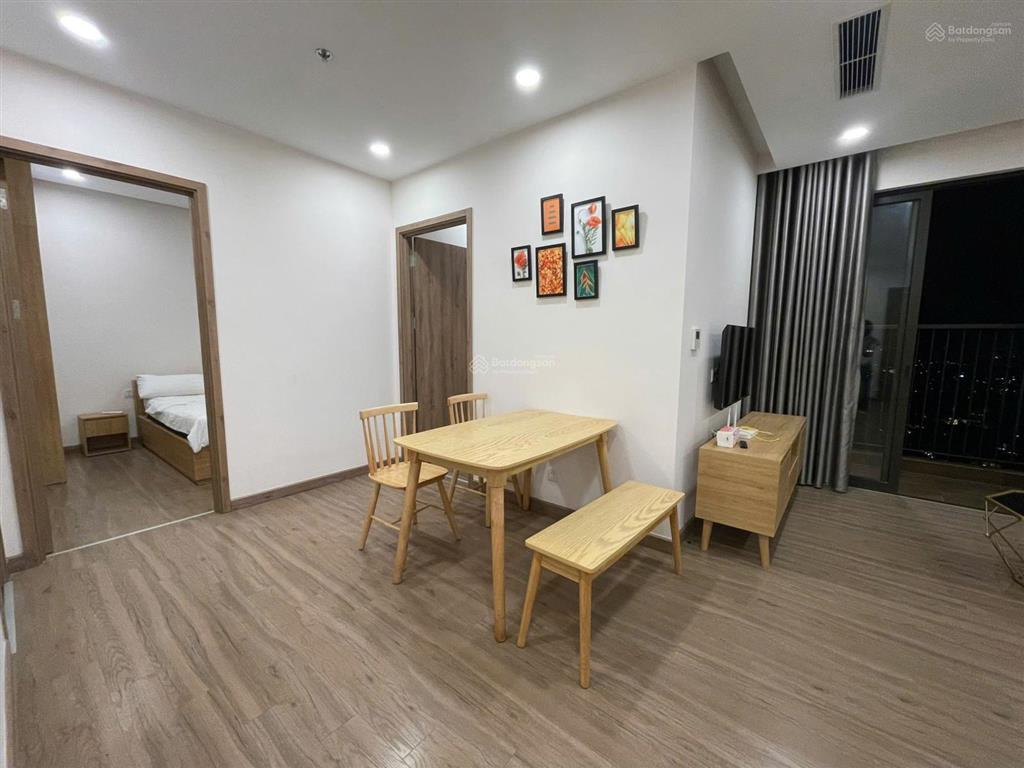 Cho thuê 2 ngủ 2 vệ sinh, đông nam view đảo, chung cư sky oasis ecopark  giá 7tr/tháng
