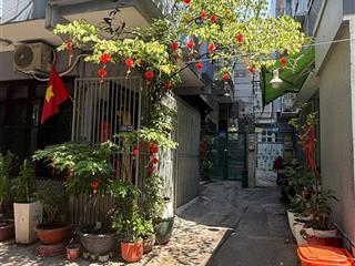 Gấp bán lê văn sỹ q3  67m2( 5.7m x 11.9 x 4 tầng), 11,9 tỷ  quận 3