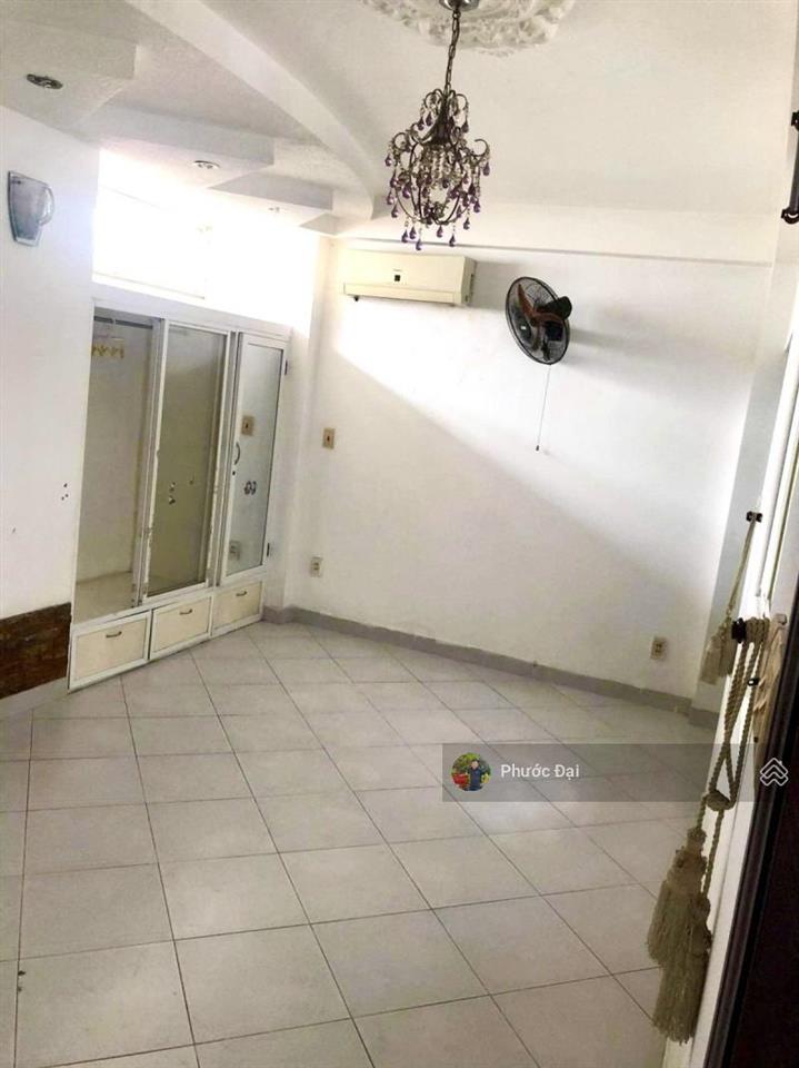 Gấp bán lê văn sỹ q3  67m2( 5.7m x 11.9 x 4 tầng), 11,9 tỷ  quận 3