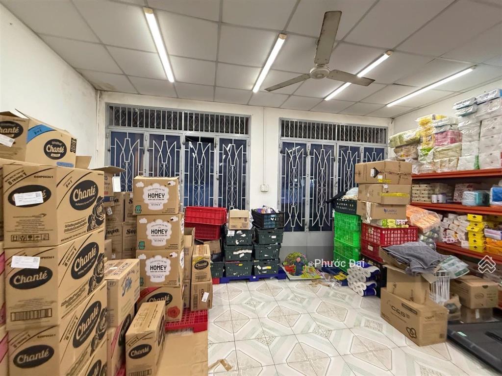 Nhà mặt tiền khu chợ vải, p. phú thọ hòa, tân phú 98m (6 x 16.5) 2 tầng , đang cho vinmart thue