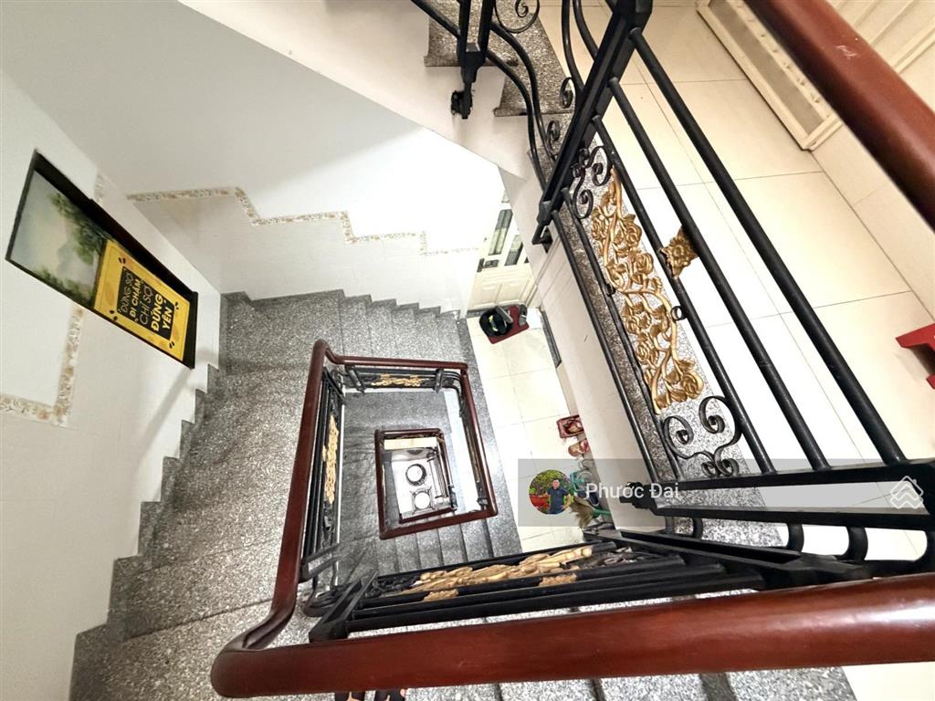 Chdv phạm văn bạch, ngang 5.2 dài 20, 5 tầng, q.tân bình, thu về 50tr/tháng