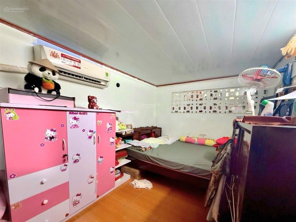 Cạnh tên lửa  nhà c4 tiện xây mới 200m2  hxh  pán gấp