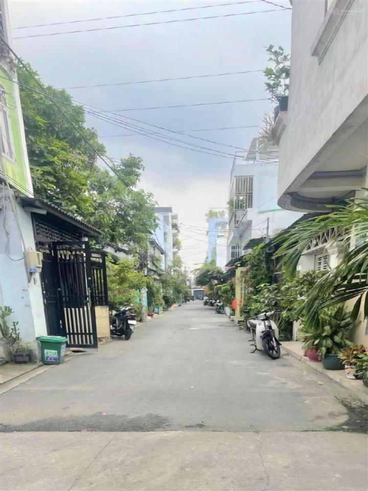 Cạnh tên lửa  nhà c4 tiện xây mới 200m2  hxh  pán gấp