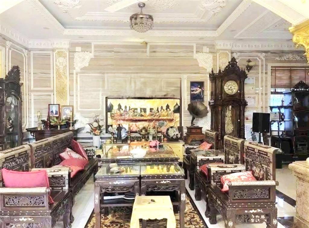 Biệt thự mặt tiền ngay tân phú 6 tầng  300m2