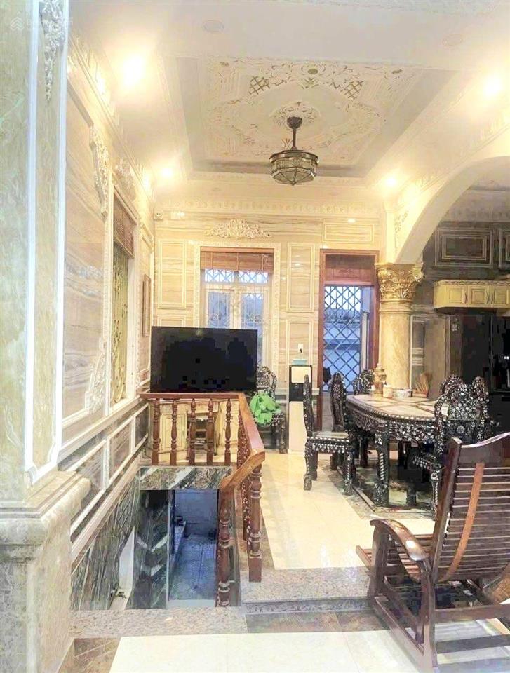 Biệt thự mặt tiền ngay tân phú 6 tầng  300m2