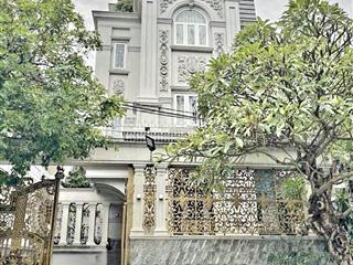 Biệt thự mặt tiền vip tên lửa  6 tầng 10x 20m ,thang máy ,hầm , hồ bơi