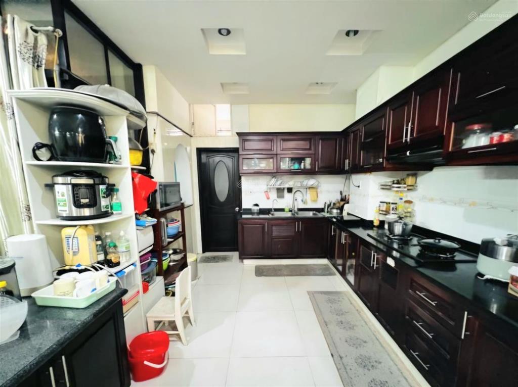 Chdv mặt tiền 5 tầng ngay âu cơ, lạc long quân 7x 38m