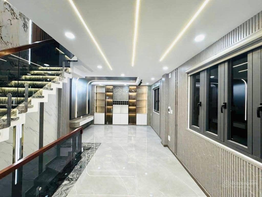 Lô góc nhà mới đẹp 5 tầng 5pn ,full nội thất  khu phân lô