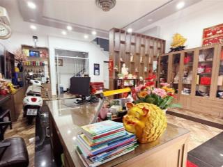 Mặt tiền kdoanh vip tên lửa 4 tầng nhà mới bề ngang 6m