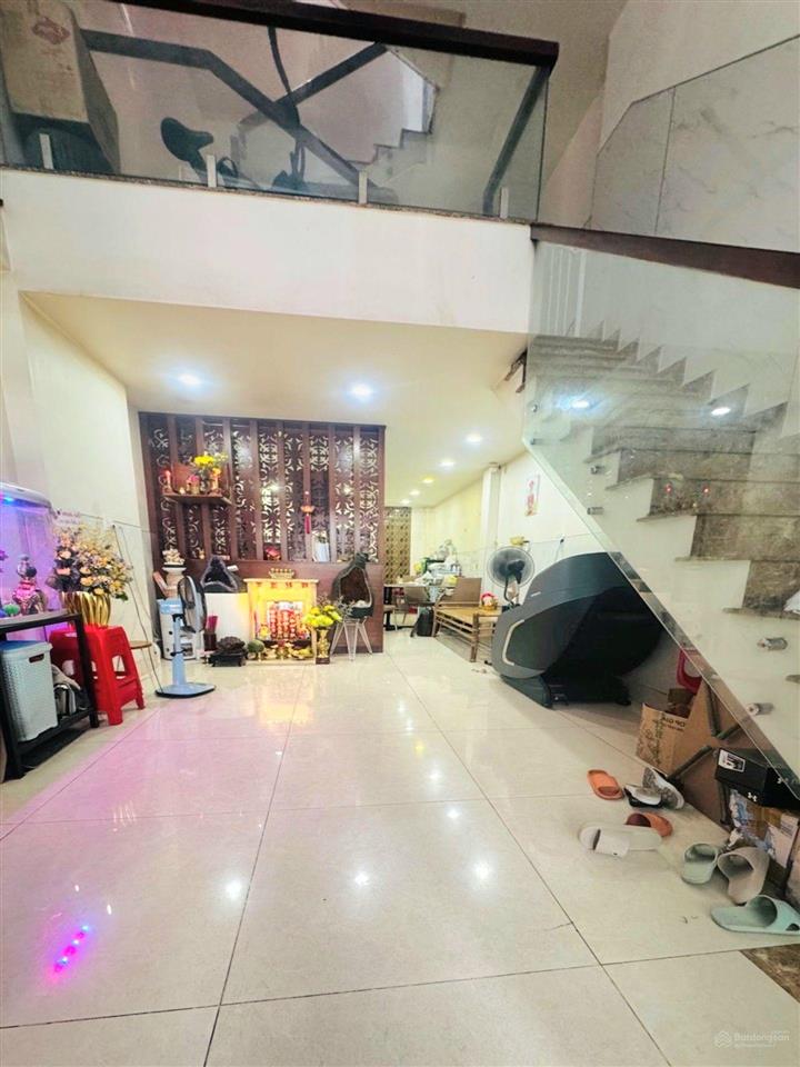 Mặt tiền kdoanh 6 tầng  64m2 cạnh chợ phú lâm  chỉ 8t
