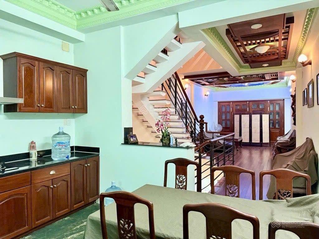 Nhà đẹp khu phân lô ngay chợ cây keo, hòa bình  4 tầng ngang 4.5m