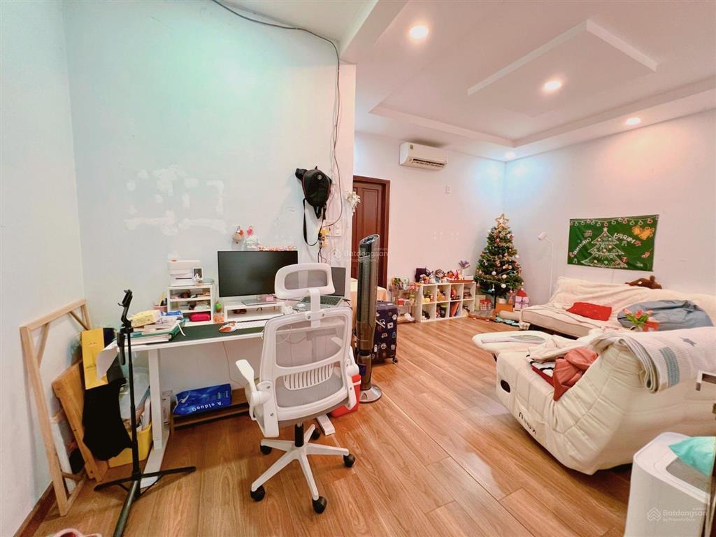 Nhà đẹp 4 tầng khu vip ngay chợ tân hương, tân sơn nhì  6x20m  gấp bán