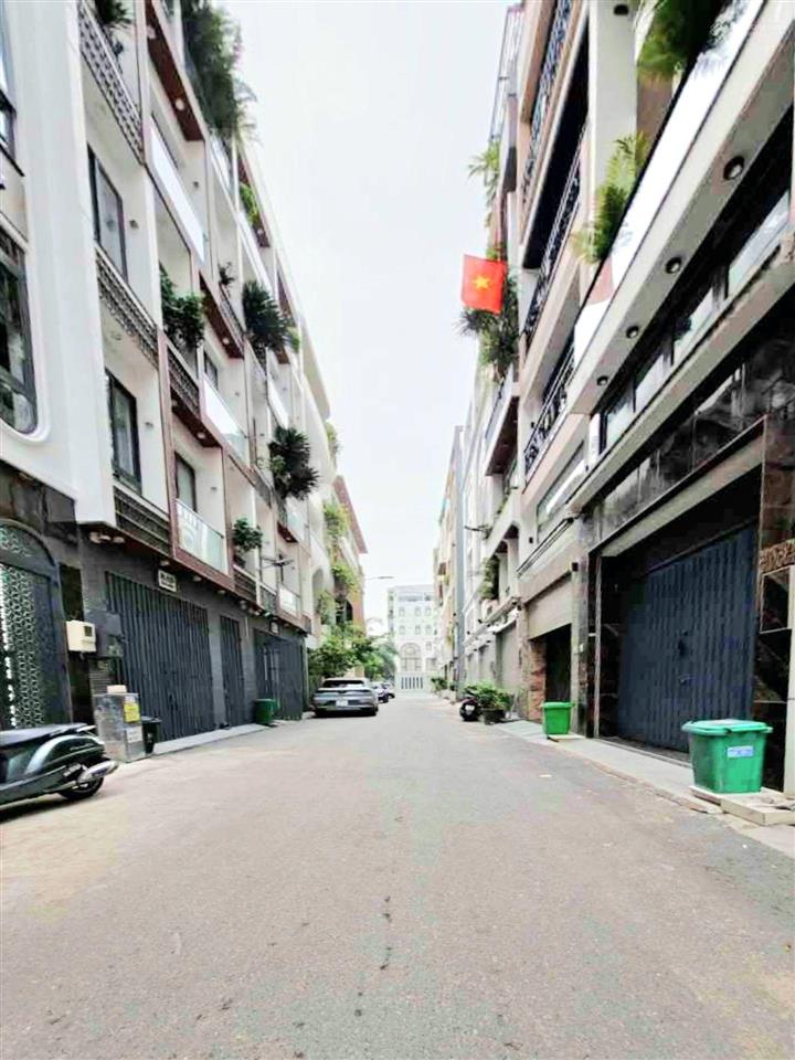 Lô góc nhà mới đẹp 5 tầng 5pn  khu phân lô cạnh tên lửa, q6