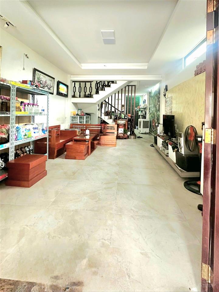 Mặt tiền kdoanh 5 tầng cạnh chợ tân hương  giá rẻ