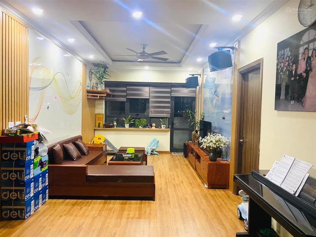 Bán chcc k35 tân mai  hoàng mai. dt 80m2 2pn + 2wc. giá 6,7 tỷ có tl.  0964 835 *** e huỳnh