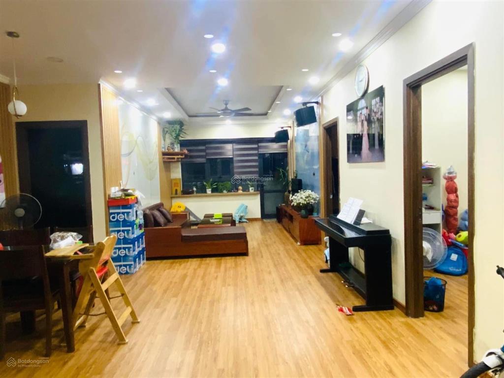 Bán chcc k35 tân mai  hoàng mai. dt 80m2 2pn + 2wc. giá 6,7 tỷ có tl.  0964 835 *** e huỳnh
