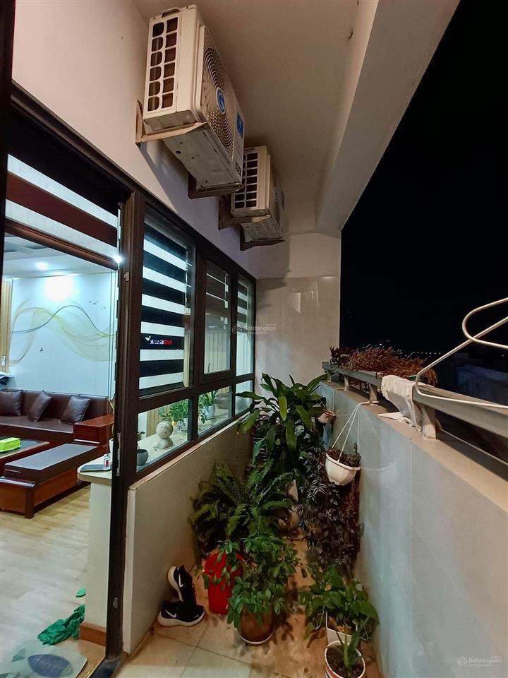 Bán chcc k35 tân mai  hoàng mai. dt 80m2 2pn + 2wc. giá 6,7 tỷ có tl.  0964 835 *** e huỳnh