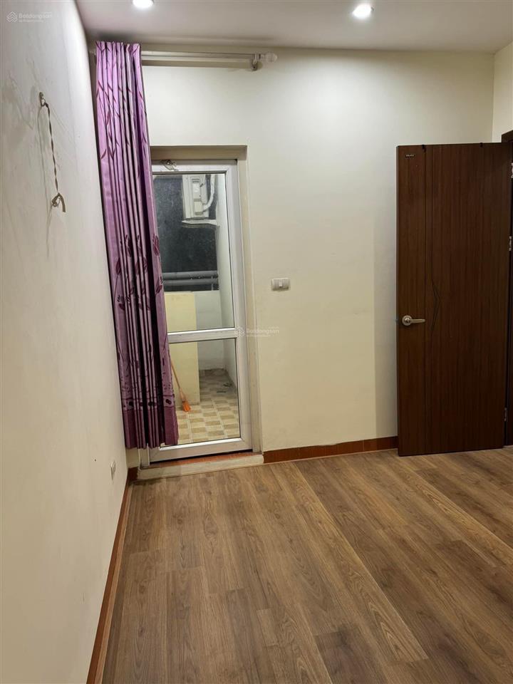 Bán chcc hồng hà  89 thịnh liệt  hoàng mai. dt 62 m2. 2pn + 2wc. giá 4,7 tỷ.  0964 835 ***