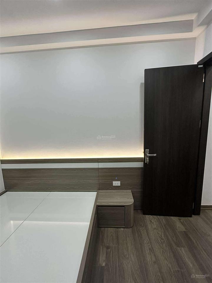 Bán chcc hateco yên sở  hoàng mai. dt 63m2, 2pn + 1wc. ban công giá 4,05 tỷ. . 0964 835 ***