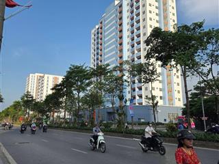 Bán nhanh căn hộ đền lừ 3. toà ct1 . dt 50m2. gồm 2 ngủ 1 vệ sinh . giá 3,8 tỷ có thương lượng