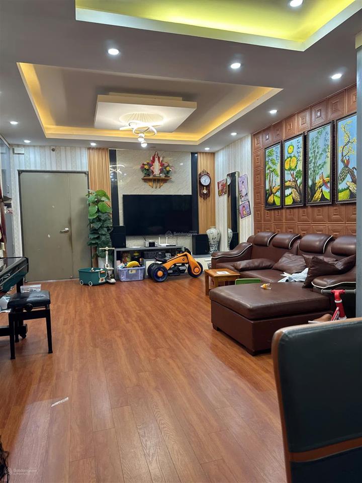 Bán chcc vật tư du lịch  trần thủ độ. dt 75m2. 2 pn + 2 nvs. giá 4,9 tỷ.  0964 835 ***