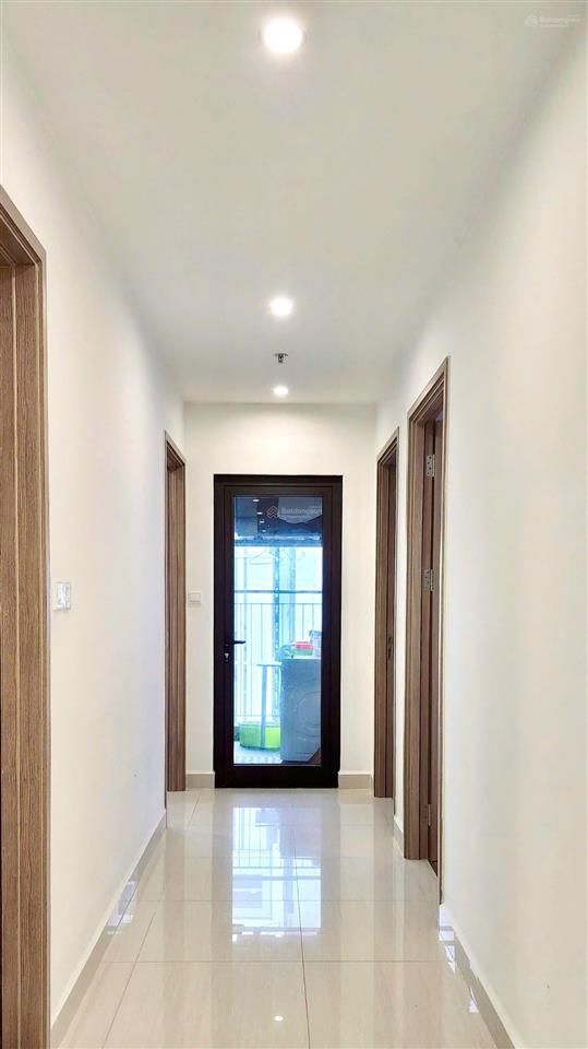 Chính chủ cần bán gấp 3pn2vs tầng trung, nội thất full, nhận nhà ở ngay, view được hồ và công viên