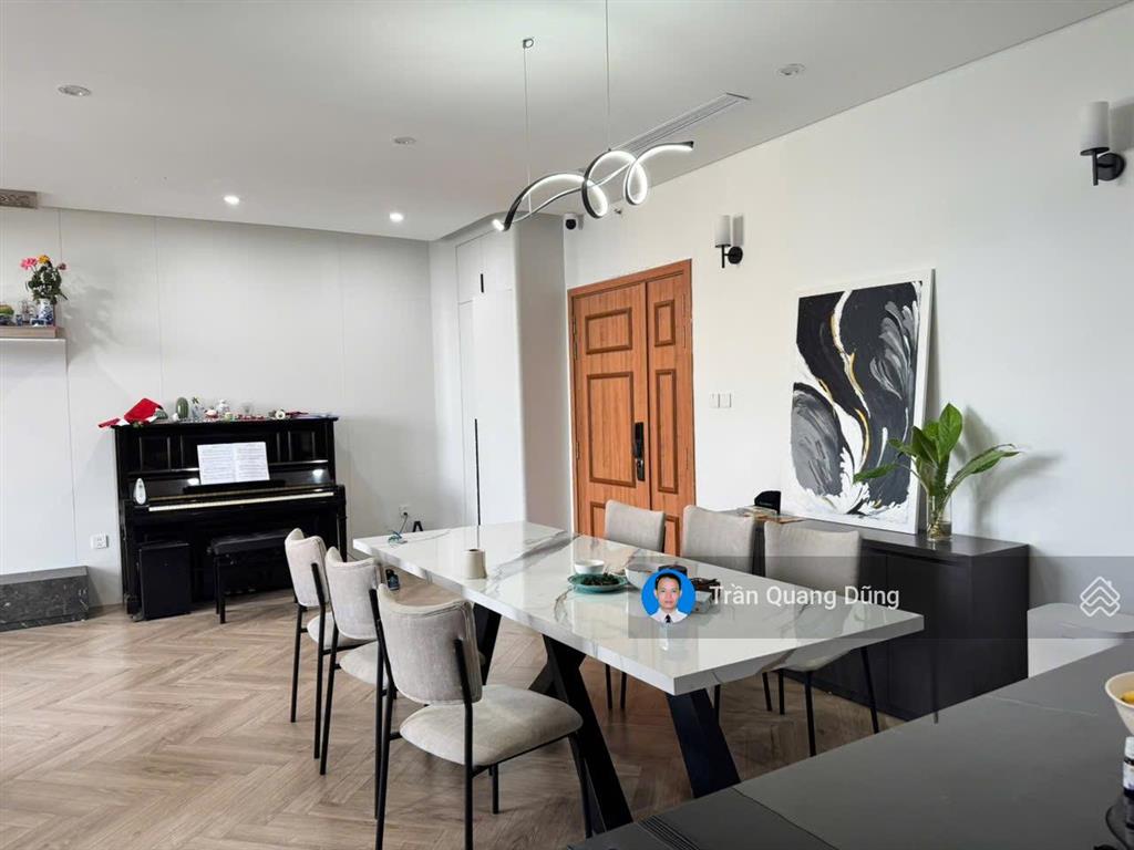 Bán căn hộ chung cư tòa mhd trung văn, lô góc 136m2, 3 pn, tầng cao. giá thoả thuận