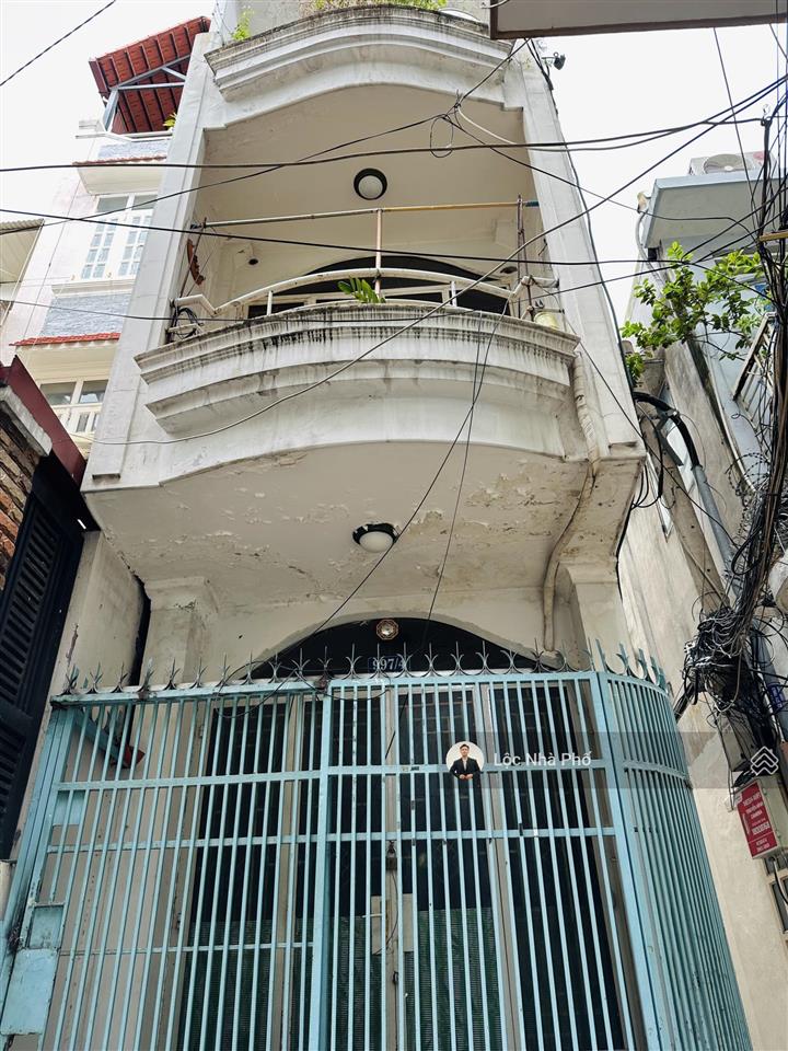 Bán gấp nhà cmt8, 32m2, chỉ 3.xx